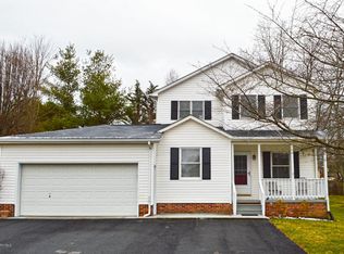 1327 Mockingbird Dr, Blacksburg, VA 24060