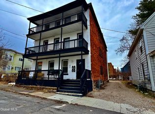 8 Gardiner Street, Amsterdam, NY