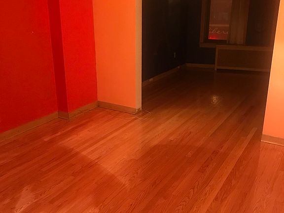 4th image of 5079 N Lincoln Ave #1