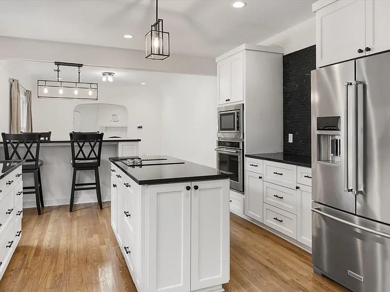 2118 Stanley Ave — Photo 14