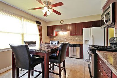 4th image of 817 W Sunset Dr