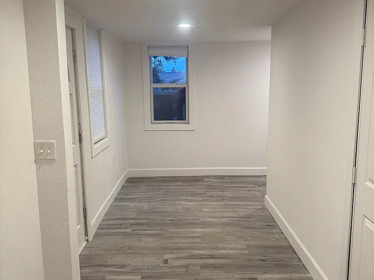 639 Roosevelt St — Photo 14