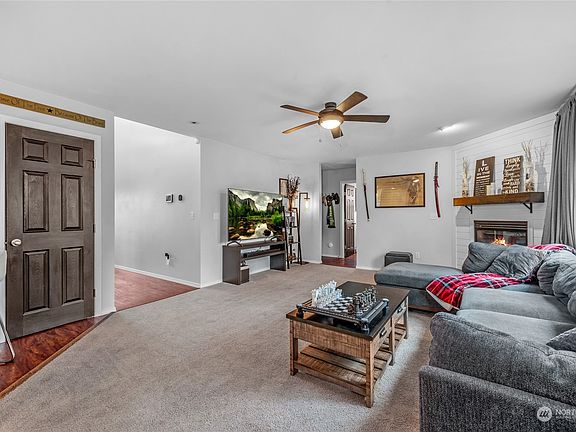 4th image of 2731 74th Drive NE