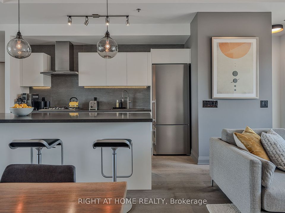 1st image of 41 Ossington Ave #405