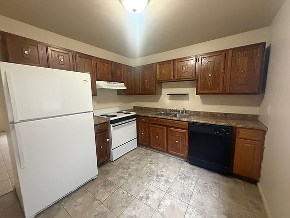 5th image of 319 Exchange Ave #10