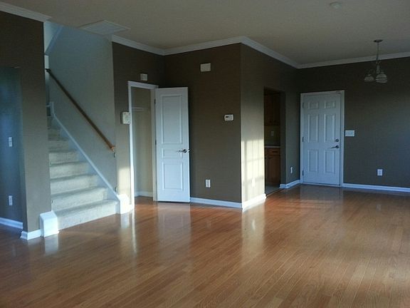 5th image of 112 Egerton Dr