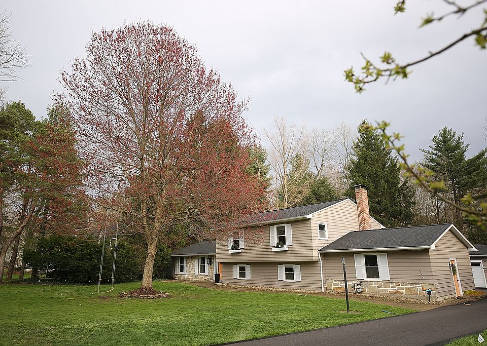 1st image of 8201 Westhill Dr