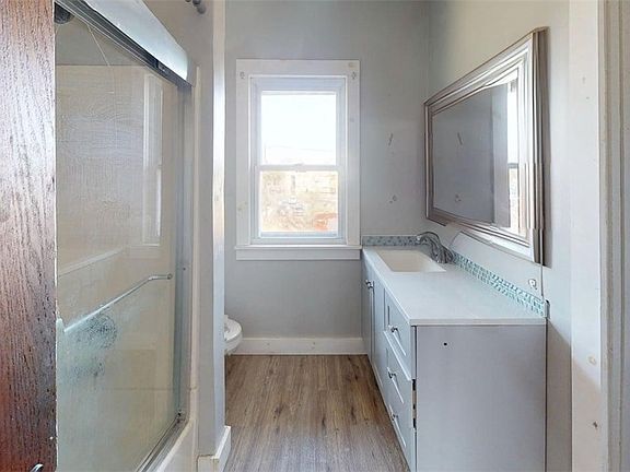 4th image of 350 Augustine St