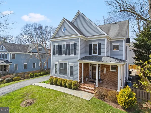 9204 Lindale Dr, Bethesda, MD 20817