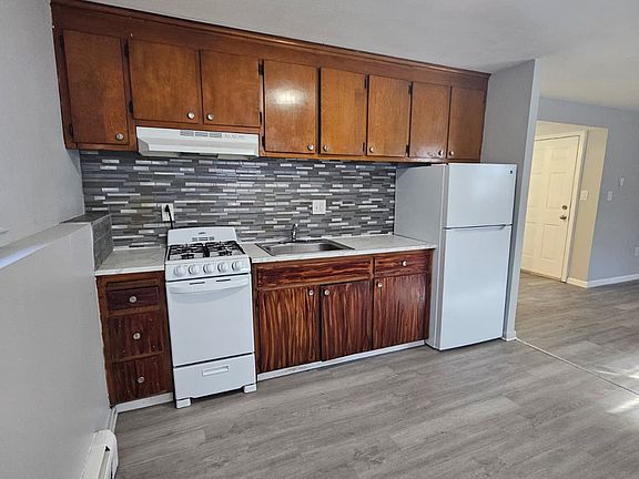 2nd image of 1222 Stanley St #1B