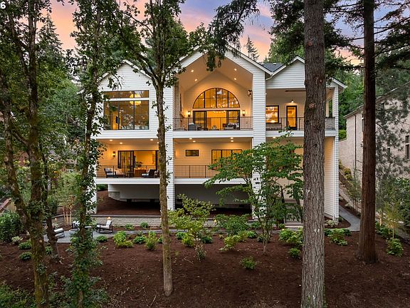 4th image of 843 Terrace Dr