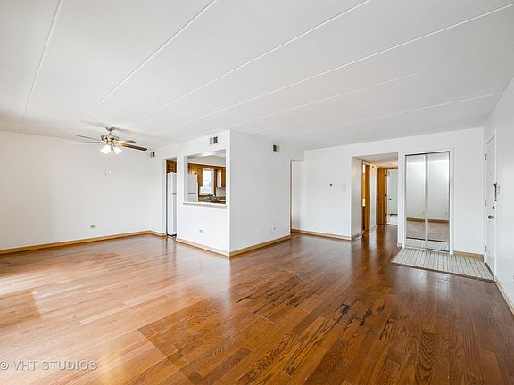 3rd image of 10340 S Keating Ave APT 204