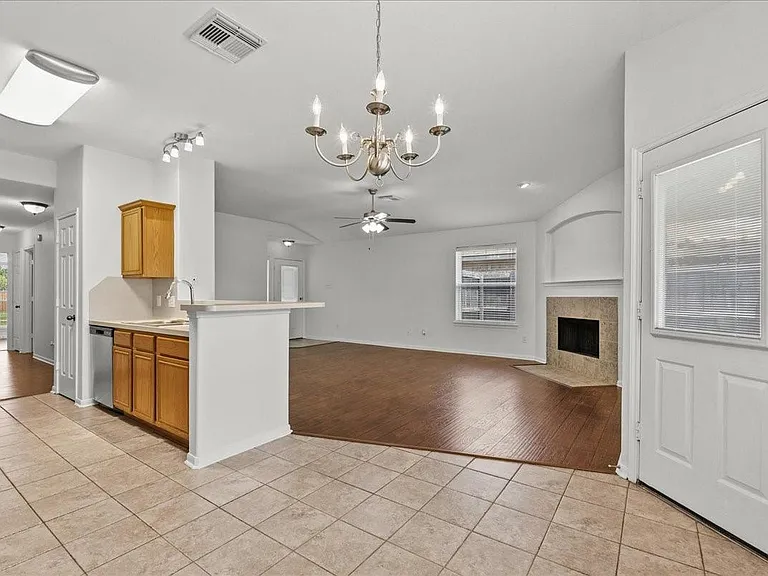 202 Pebble Walk Ln — Photo 9