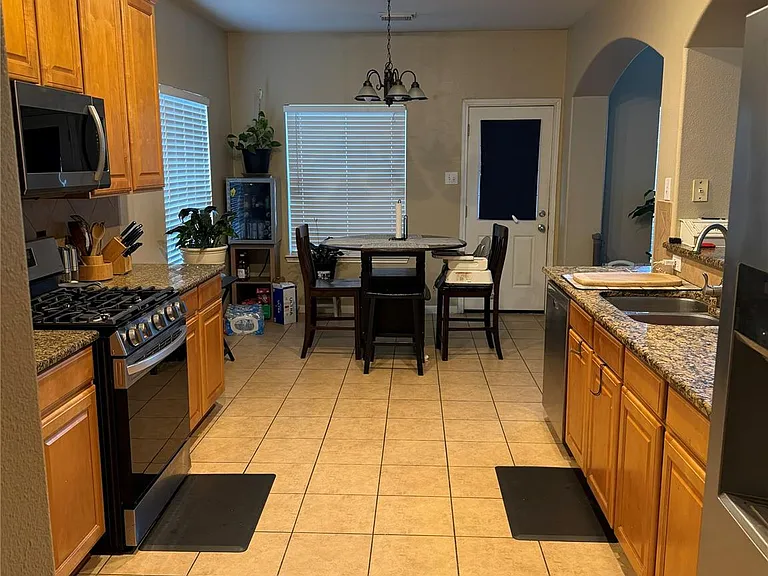 2311 Diamond Springs Dr — Photo 10