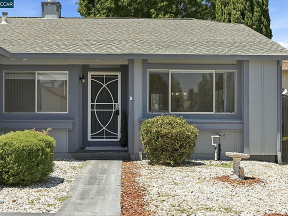 3rd image of 906 Murre Way