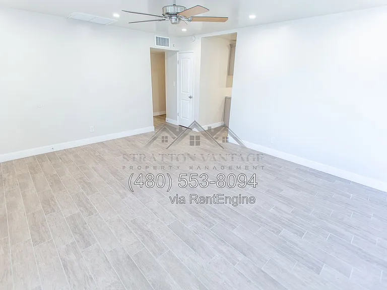 2533 E Blanche Dr — Photo 10
