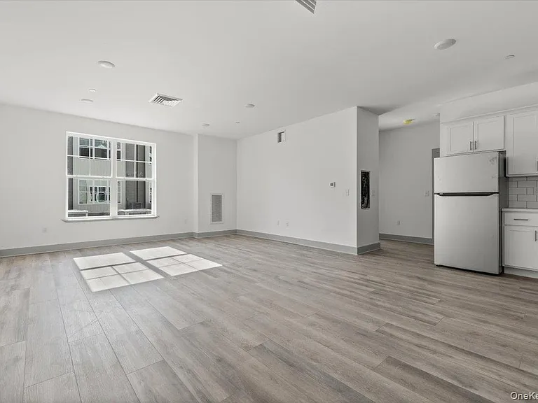 75 Forester Ave #116 — Photo 2