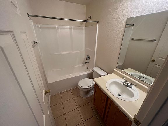 5th image of 15407 Kamary Ln #15407