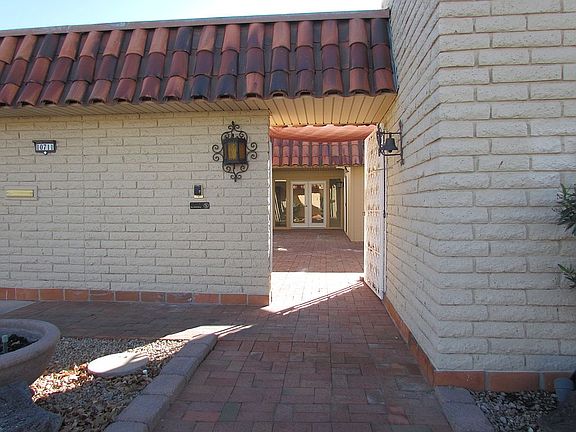 3rd image of 10711 W Cameo Dr