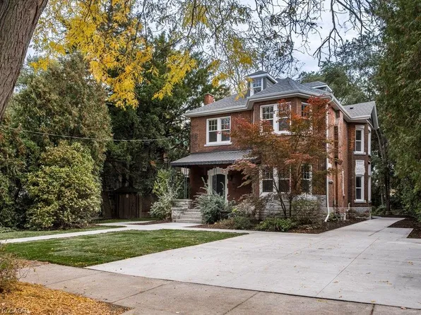 99 Blake St, Hamilton, ON L8M 2S7