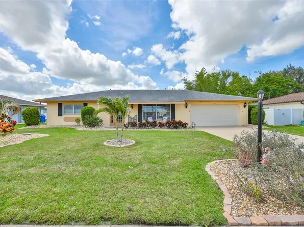 1706 Flamingo Ln, Sun City Center, FL 33573