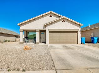 809 Plains Blackfoot Dr, Socorro, TX 79927
