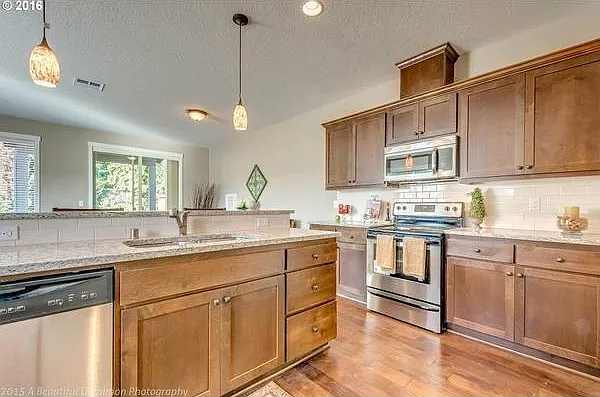 2605 NE 131st Ct — Photo 1