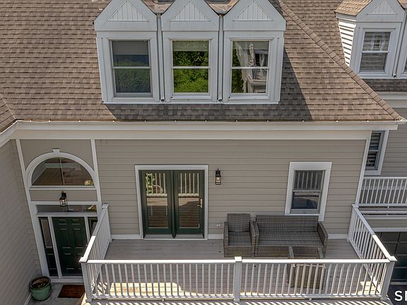 3rd image of 450 Center St APT 15