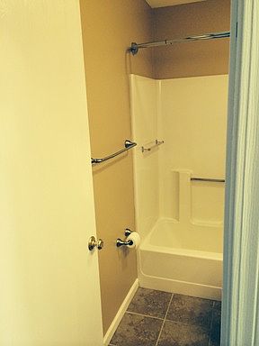 5th image of 252 Highland Village Dr