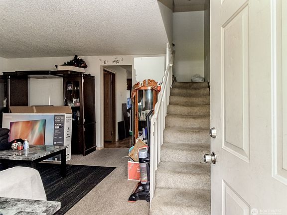 4th image of 613 176th Street S