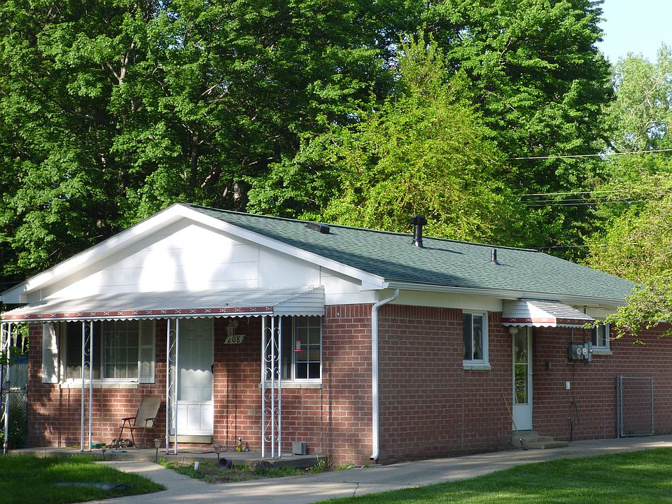 1st image of 208 N Bryar St