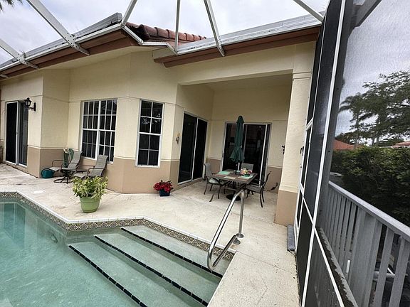 3rd image of 77 Spyglass Way N