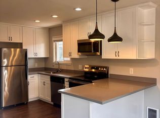 401 N 43rd St #302, Seattle, WA 98103