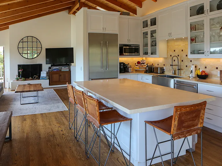 Atherton Dr — Photo 10