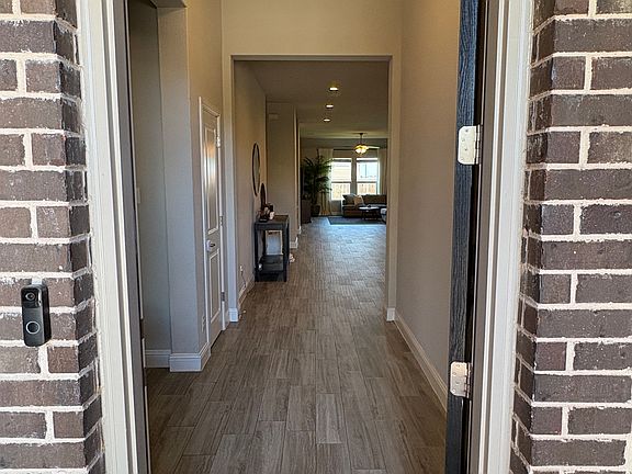 4th image of 1031 Pitch Pine St