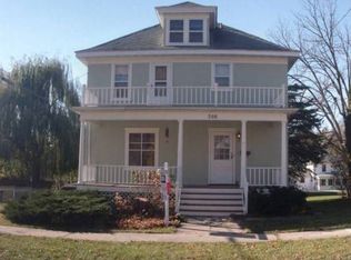 208 S Monroe St, Stoughton, WI 53589