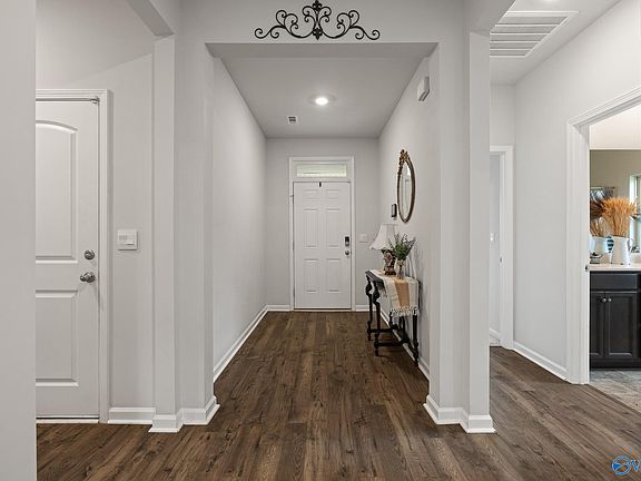 5th image of 129 Branton Ct