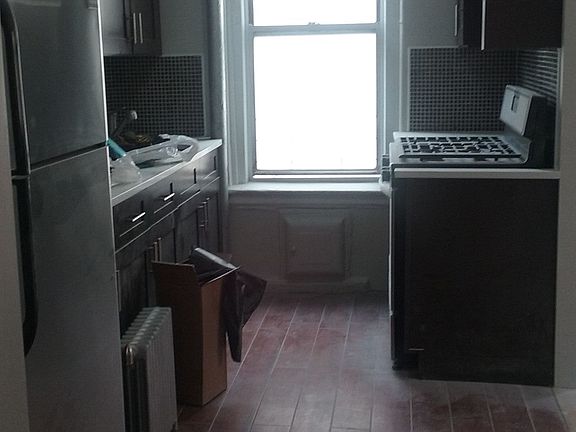 5th image of 530 E 22nd St APT 4B
