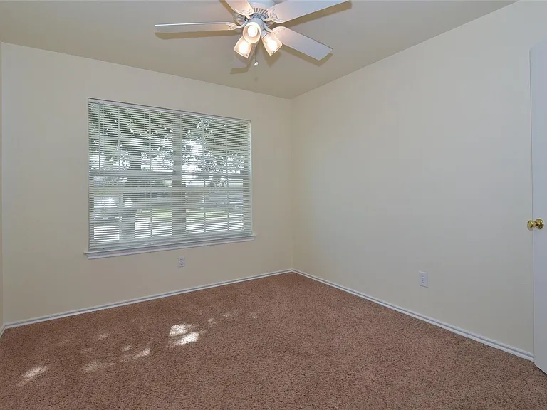807 Estancia Way — Photo 12