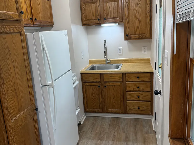 313 E State St #1 — Photo 10