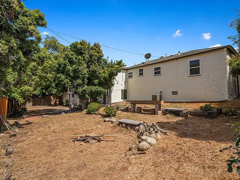 7170 Hybeth Dr — Photo 42