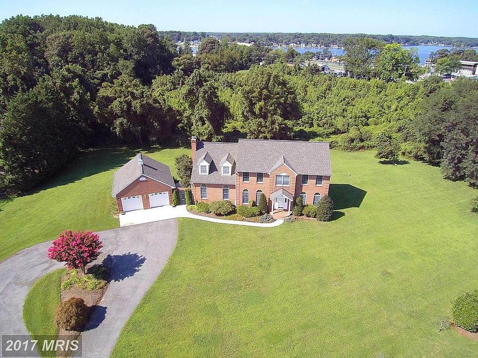 Grand Colonial Manor Home on 1.86 Acres