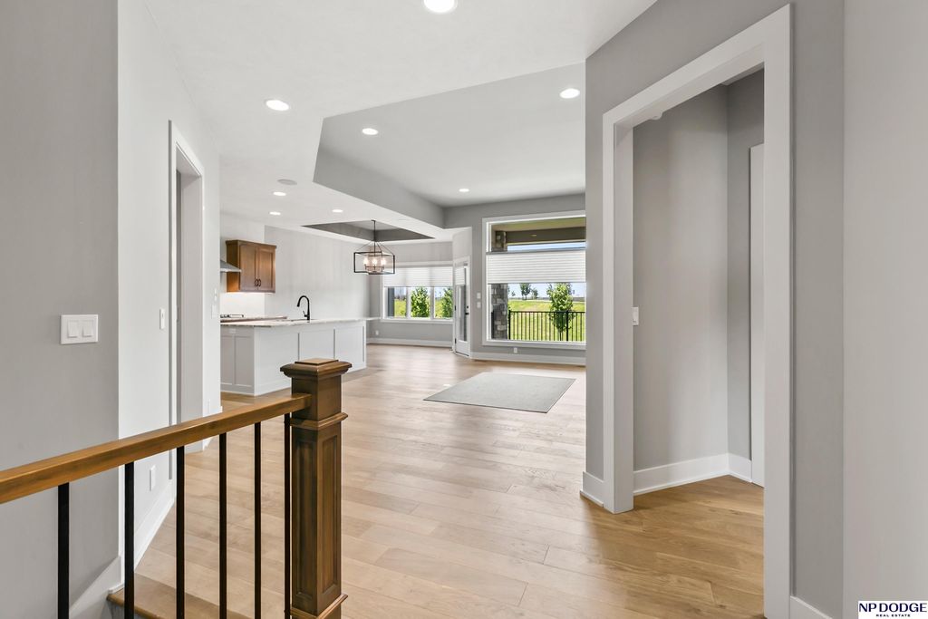 1404 S 200th Avenue Cir, Omaha, NE - More