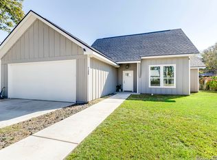 1209 Avenue K, Hondo, TX 78861