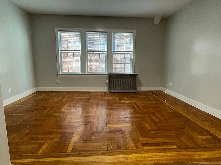4248 Bronxwood Ave — Photo 8