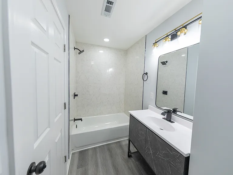 512 N Warren Ave — Photo 11