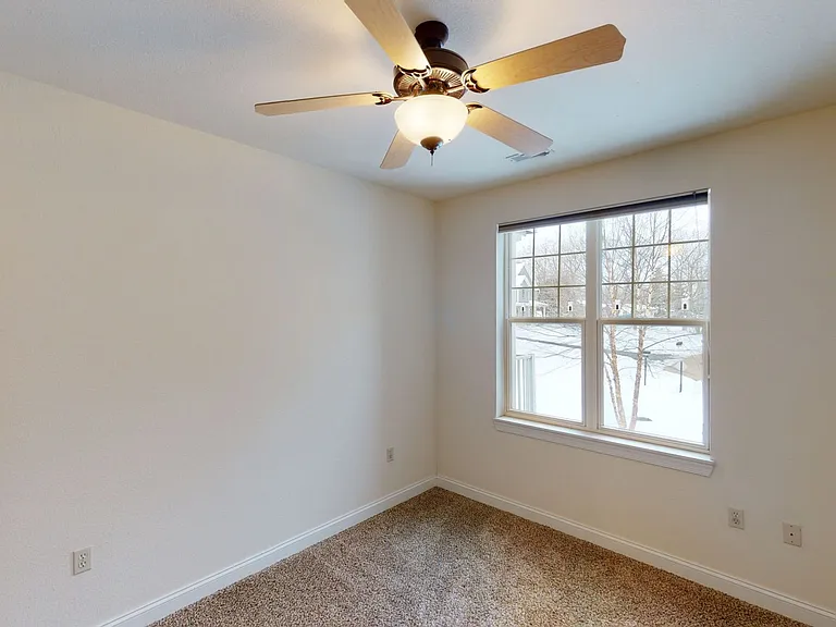 Delafield Lakes Apartments — Photo 65