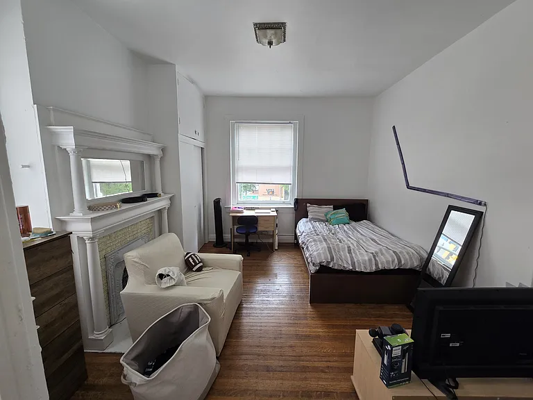 421 W Grace St #2002 — Photo 3