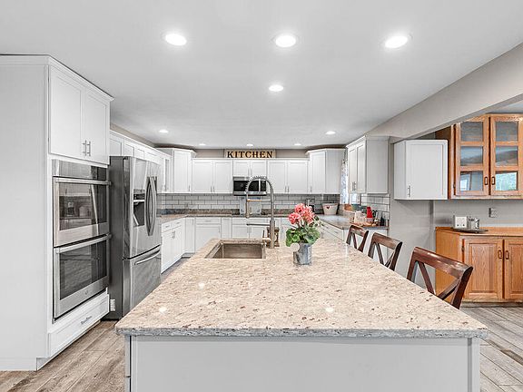 2nd image of 539 E Erie Street
