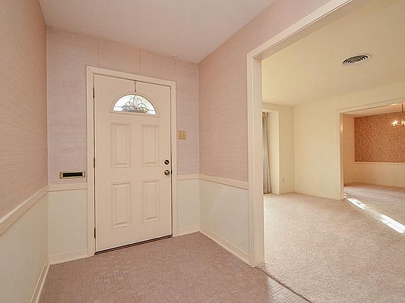 4th image of 10914 Saint Marys Ln
